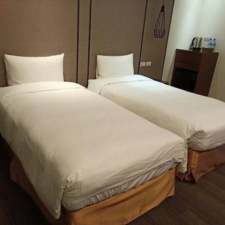 O2 Hotel Taipei Main Station Экстерьер фото