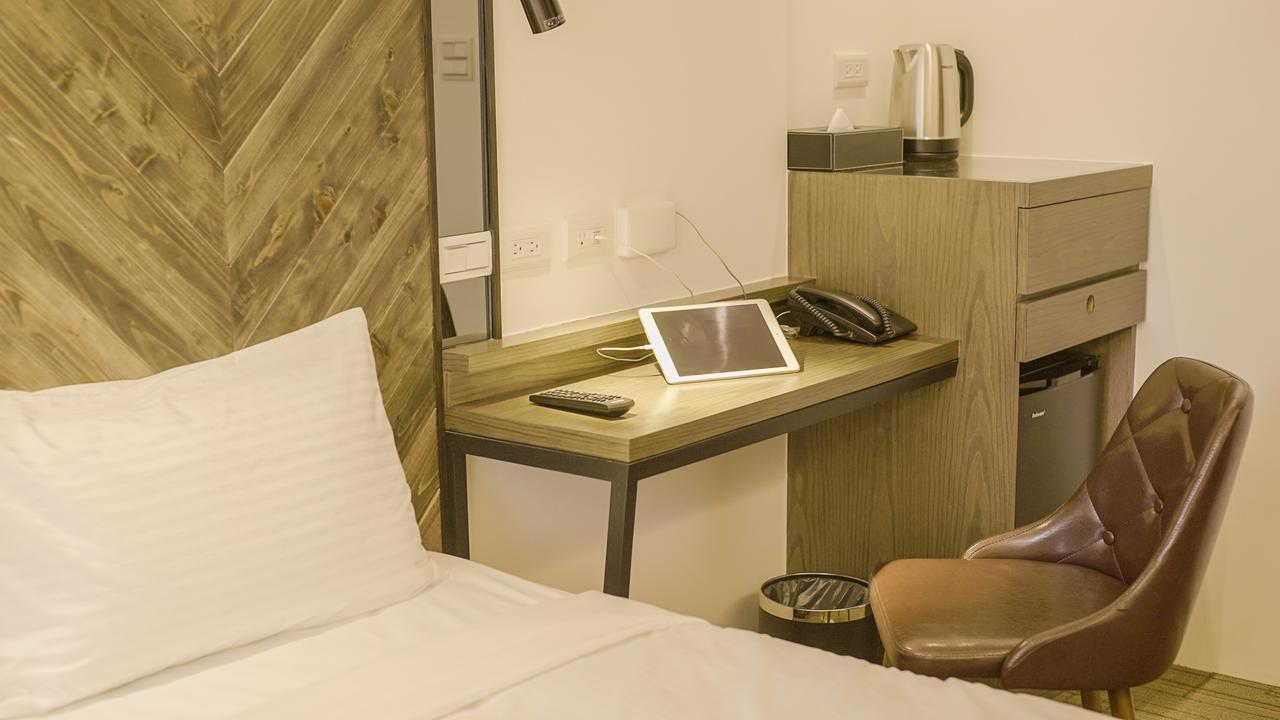 O2 Hotel Taipei Main Station Экстерьер фото