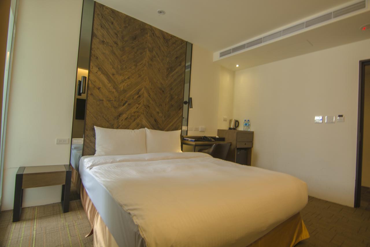 O2 Hotel Taipei Main Station Экстерьер фото