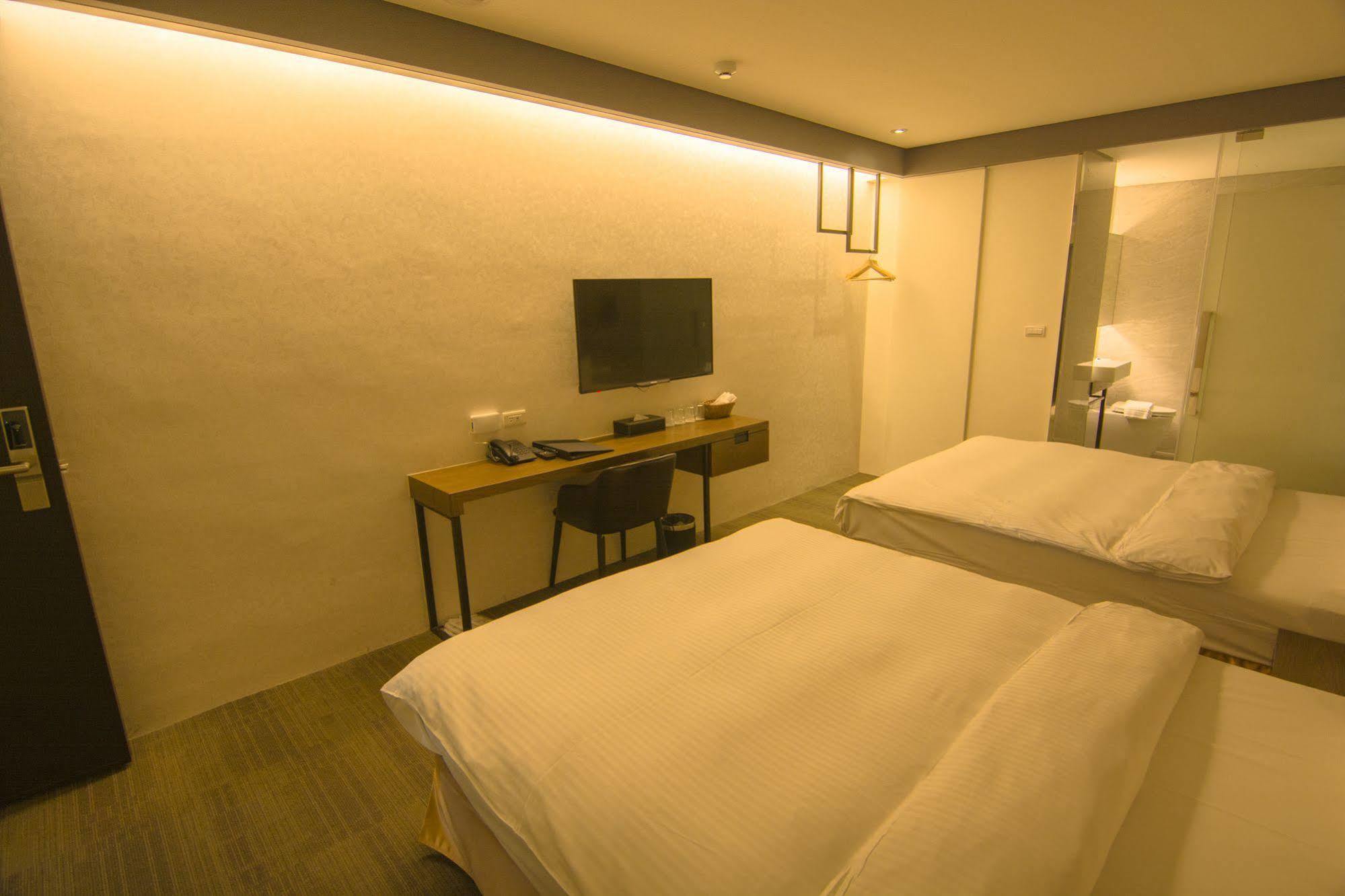 O2 Hotel Taipei Main Station Экстерьер фото