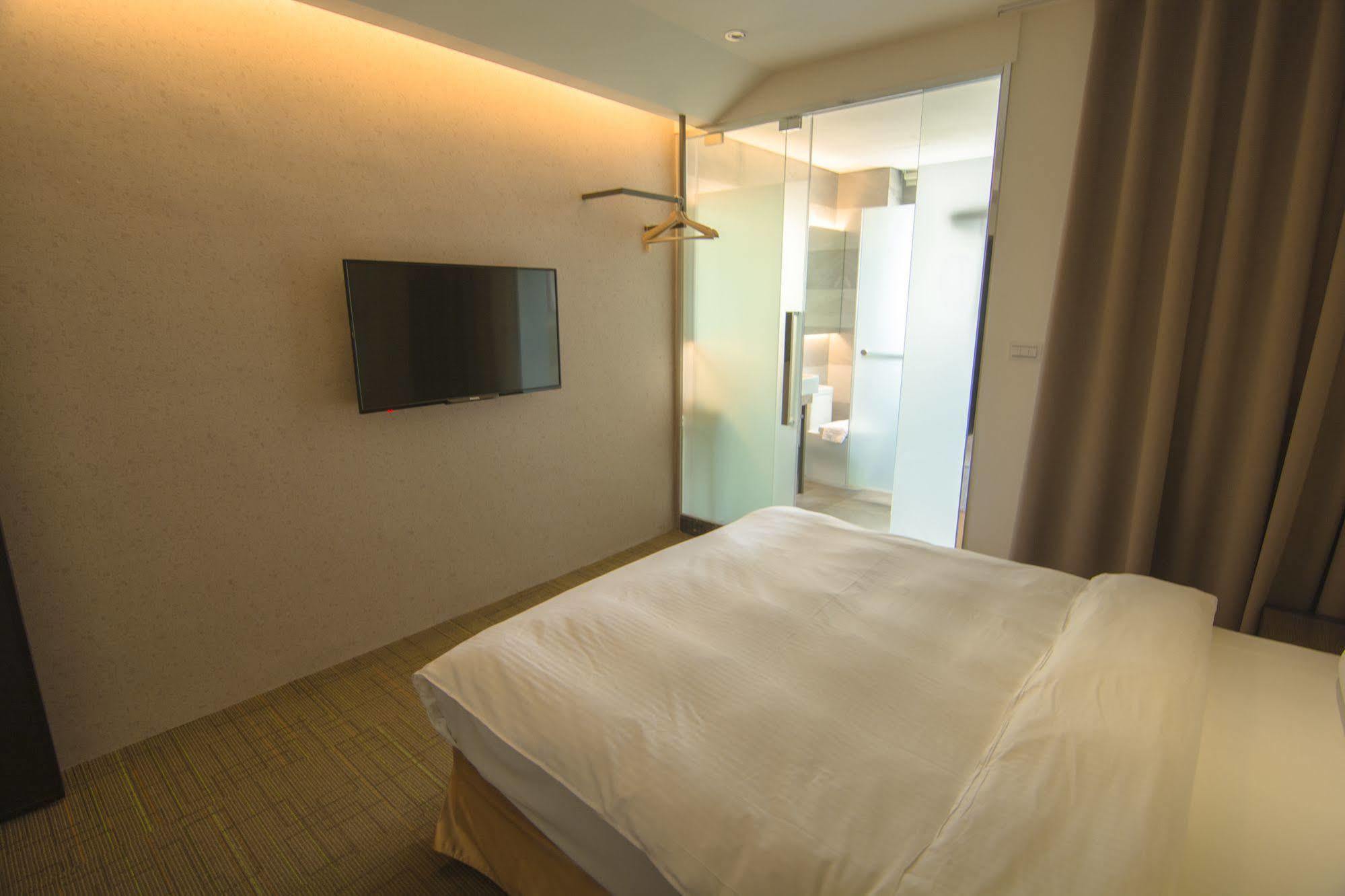 O2 Hotel Taipei Main Station Экстерьер фото