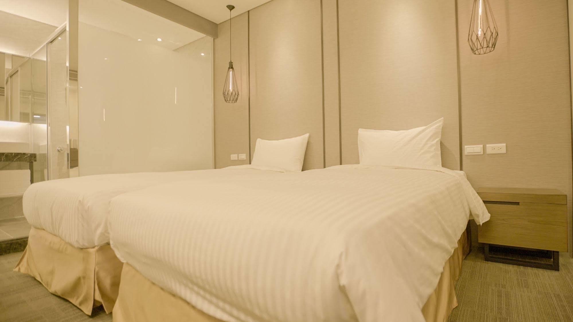 O2 Hotel Taipei Main Station Экстерьер фото