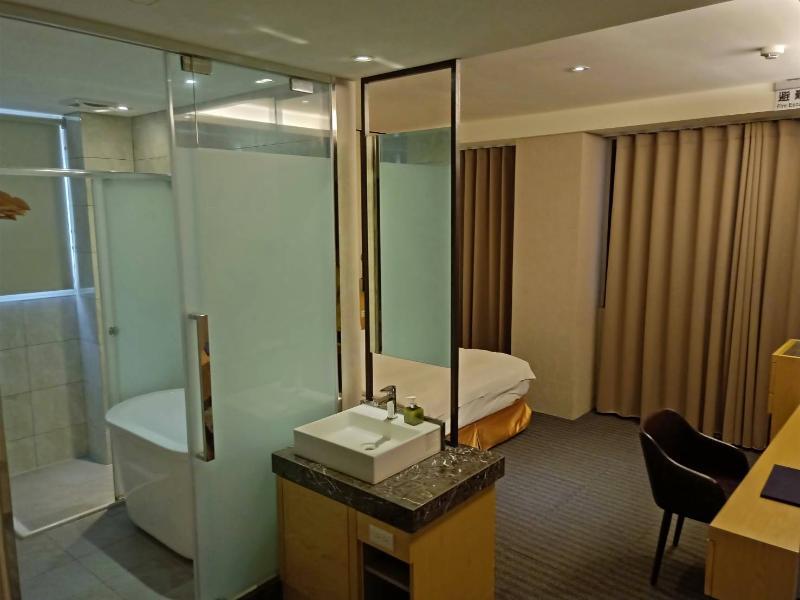 O2 Hotel Taipei Main Station Экстерьер фото